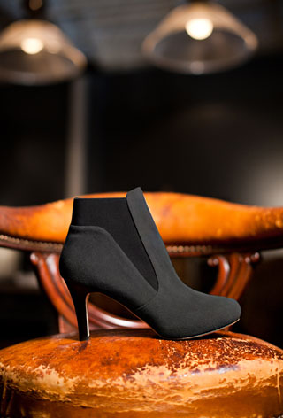 Dana Davis is a revolutionary footwear collection that melds luxury styling